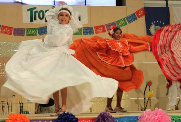 6 - dancers