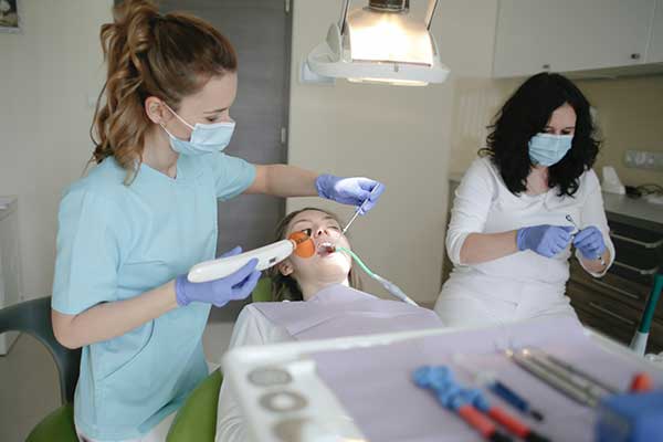 dental-assistant-program-MTC